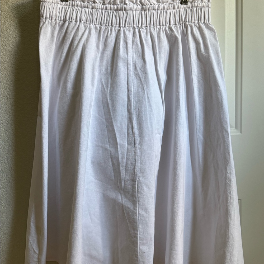 Elegant White Women's Skirt